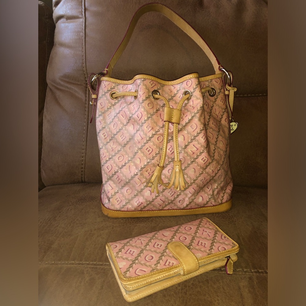 Dooney & Bourke Bucket Bag Purse & Wallet